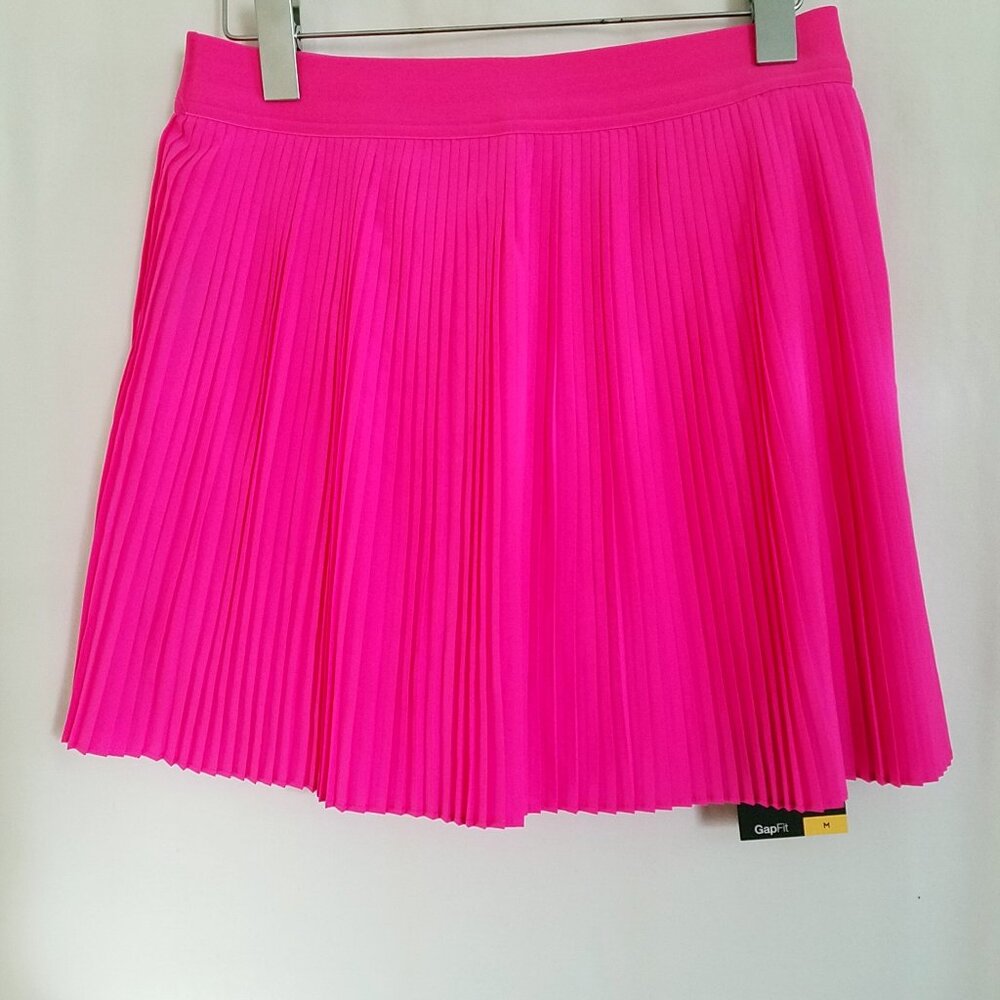 GapFit Women’s Pleated Skort – Pink – Size Medium – NWOT – Athletic Tennis Skirt - Picture 4 of 12